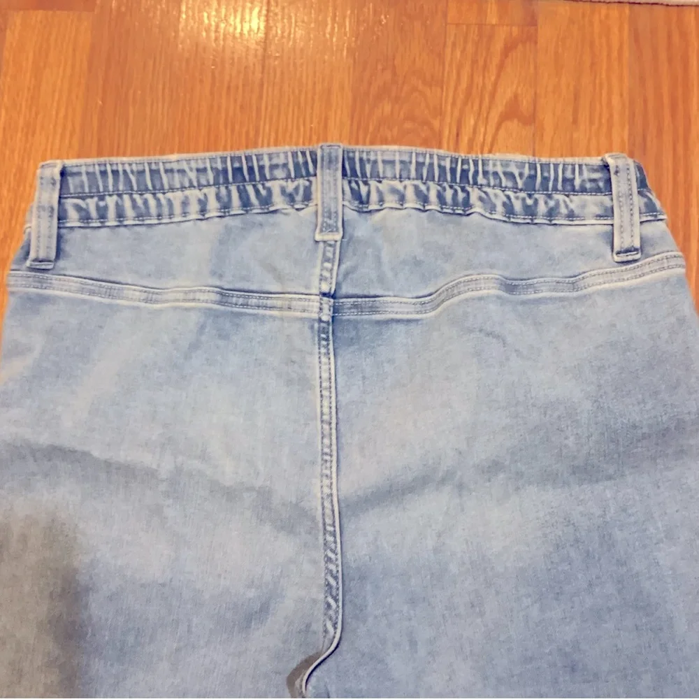 Women's Light Blue Jeans - Picture 3 of 4